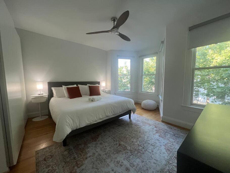 3-Bedroom House With Cute Patio Explore Dc On Foot Washington Extérieur photo