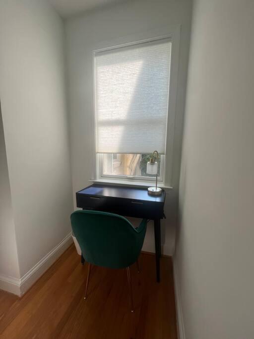 3-Bedroom House With Cute Patio Explore Dc On Foot Washington Extérieur photo