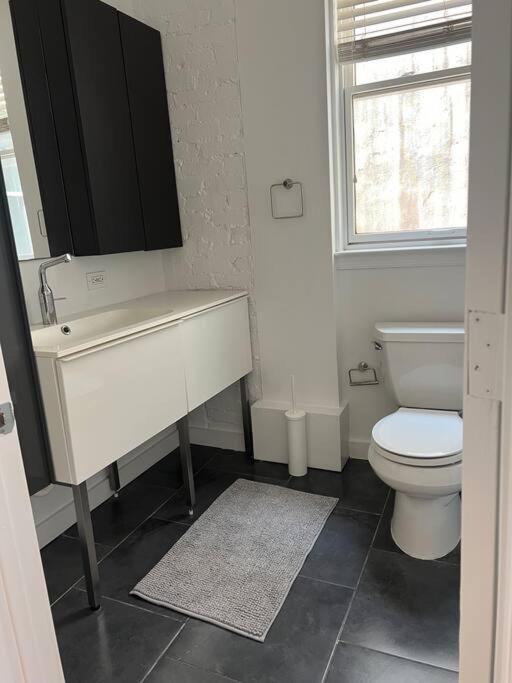 3-Bedroom House With Cute Patio Explore Dc On Foot Washington Extérieur photo